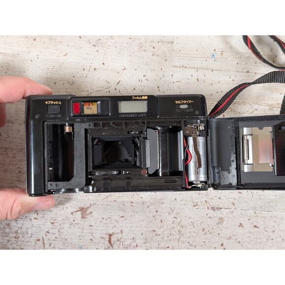 Vtg Fuji TW-300 38/65mm Film Camera w Case Pre-Winding Point Shoot PARTS/REPAIR - Picture 6 of 15